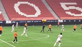 ag9游会-NBA太阳队的艾顿球员表现与前景